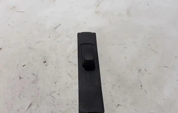 Ford Fiesta Seat belt height adjuster H1BBA611C46AE