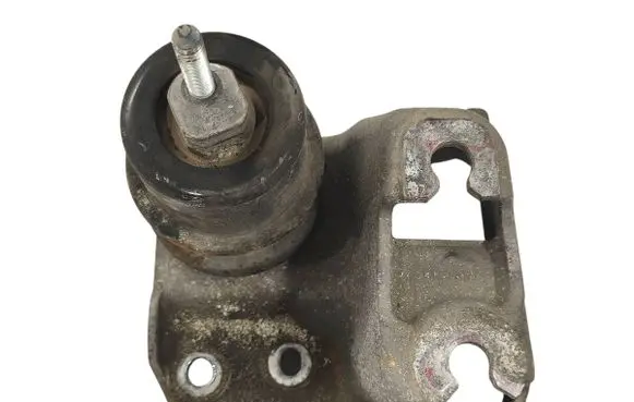 Subaru Outback (BS) Engine mount bracket