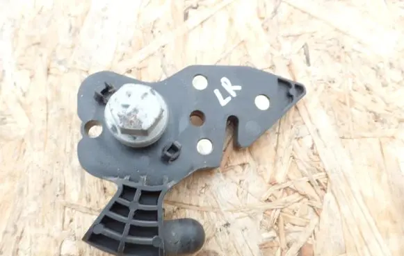 Renault Laguna II Seat back rest lock catch 8200001824