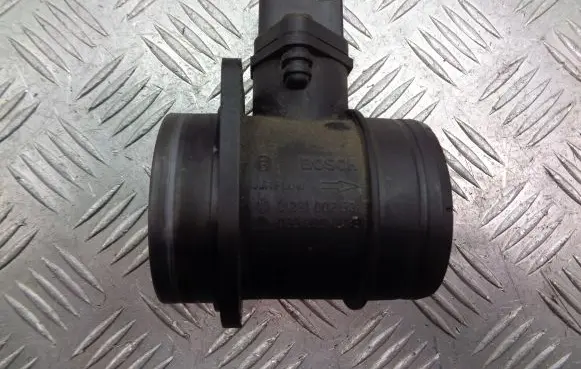 Skoda Octavia Mk1 (1U) Mass air flow meter 038906641B
