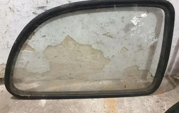 Nissan Micra Rear side window