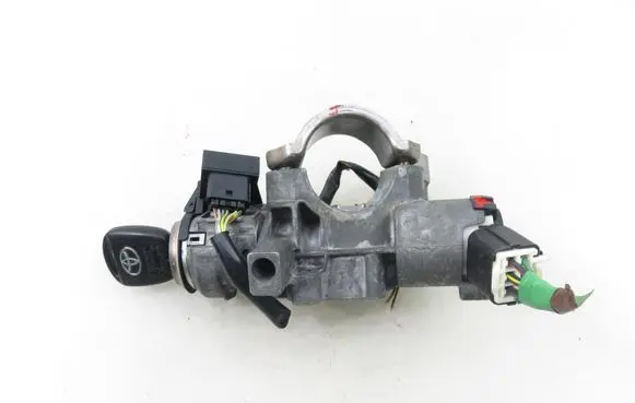 Toyota Avensis T250 Ignition lock 450200504