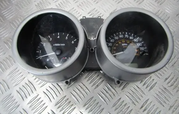 Speedometer (instrument cluster)