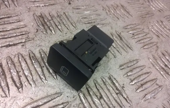 Mitsubishi Outlander Other switches/knobs/shifts 8610A218