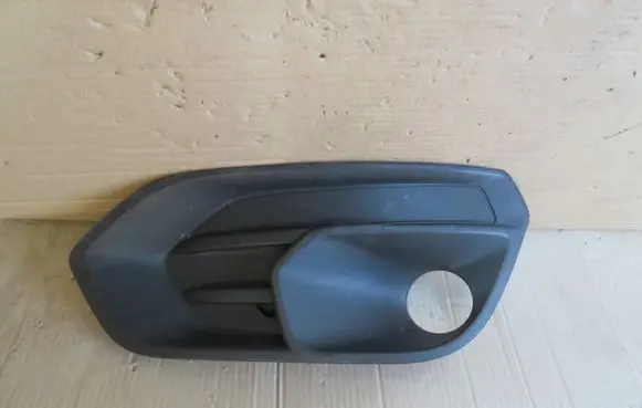 Iveco Daily 6th gen Front bumper lower grill 105802356346 105802356342 05802356344