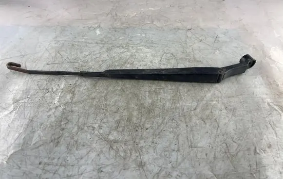 Front wiper blade arm
