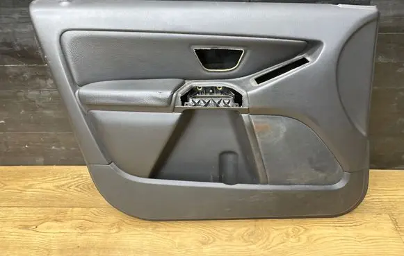 Volvo XC90 Front door card panel trim 39995409 3375596 050530