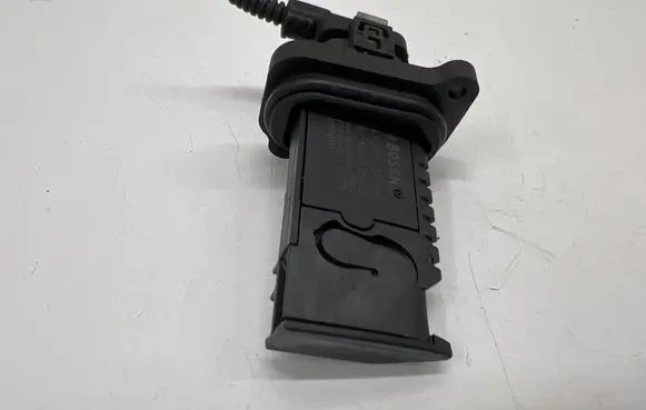 BMW 1 F20 F21 Mass air flow meter 7602038