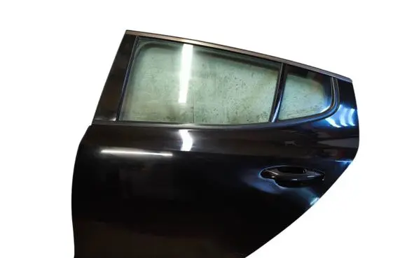 KIA Stinger Rear door