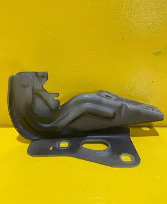 Engine bonnet/hood hinges
