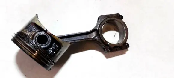 Chrysler Stratus Piston with connecting rod