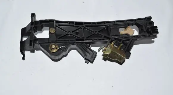 Rear door exterior handle/bracket