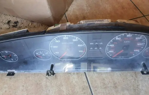 Audi A6 S6 C4 4A Speedometer (instrument cluster) 4A2919033DL 110008755005