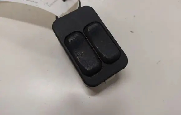 Opel Zafira A Electric window control switch 13363201 90561088
