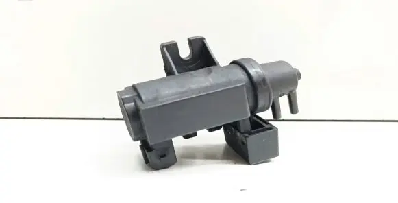 BMW X3 E83 Turbo solenoid valve 7796634 70057900