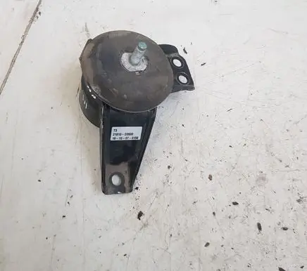 Hyundai Tucson TL Engine mount bracket 21810D3500