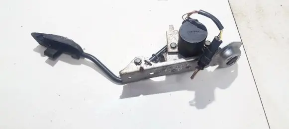 Nissan Almera N16 Accelerator throttle pedal 1132099015 240200MA10163