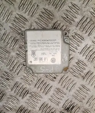 Volkswagen PASSAT B5 Airbag control unit/module 1j0909607