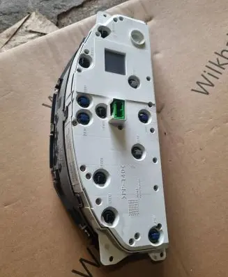 Volvo V70 Speedometer (instrument cluster) 9472449 9459821 69294150