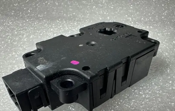 Audi A6 S6 C7 4G Air flap motor/actuator CZ1139301640