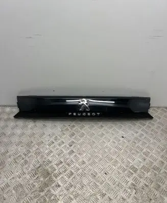 Peugeot 5008 II Tailgate trim 9814790977 98120688