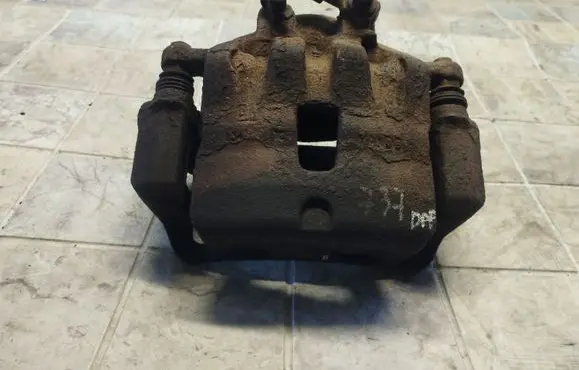 Opel Insignia A Front brake caliper