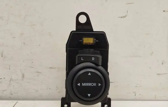 Hyundai i20 (PB PBT) Wing mirror switch 202003161