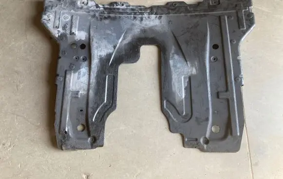 Chevrolet Orlando Engine splash shield/under tray