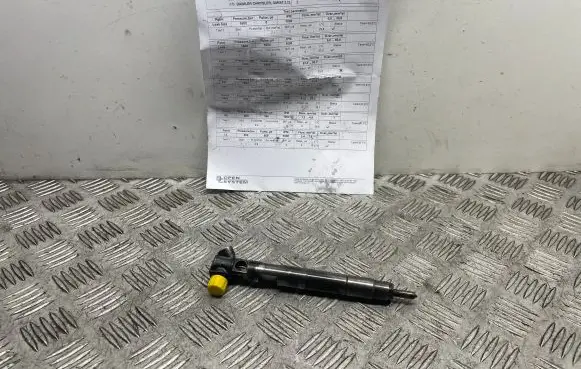 Mercedes-Benz C W204 Fuel injector A6510704987 D6YY0SS3A9 Z1E5PUXRTW