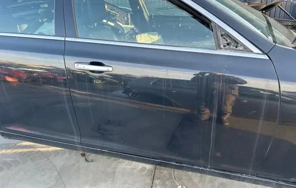 Chrysler 300C Front door