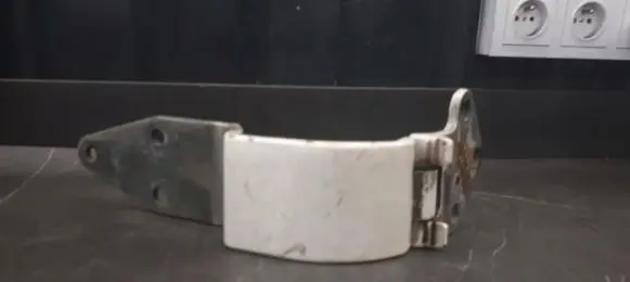 Nissan Vanette Rear door hinge set 