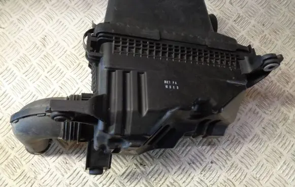 KIA Venga Air filter box 281101K400