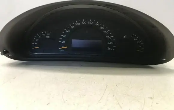 Mercedes-Benz C W203 Speedometer (instrument cluster) A2035403911