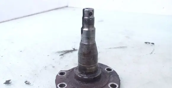 Audi A4 S4 B5 8D Stub axle 