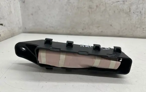 Porsche Macan (95B) Seat airbag 95B880442 308057699R64E T95B065