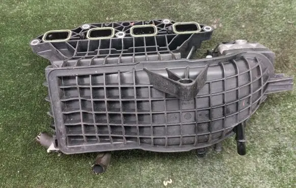 Volkswagen Golf VI Intake manifold 03C129711AD ZSB709AH