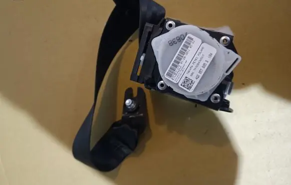 Audi A6 S6 C5 4B Rear seatbelt 4G8857805B