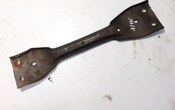 Skoda Octavia Mk2 (1Z) Engine mounting bracket