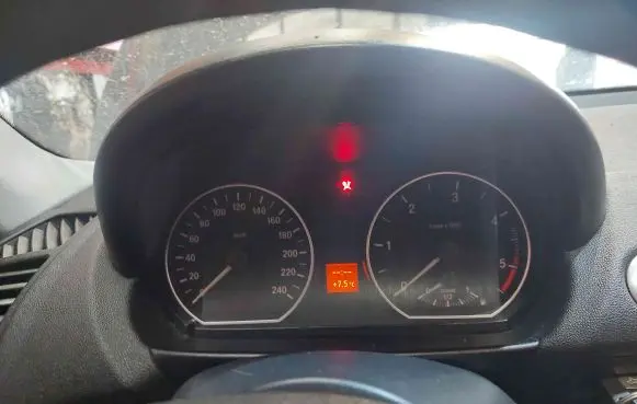 BMW 1 E81 E87 Speedometer (instrument cluster) 1041568