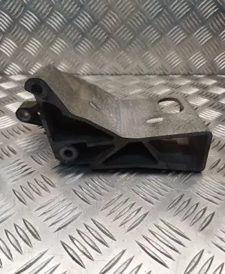 Volvo S60 Engine mounting bracket 30741575