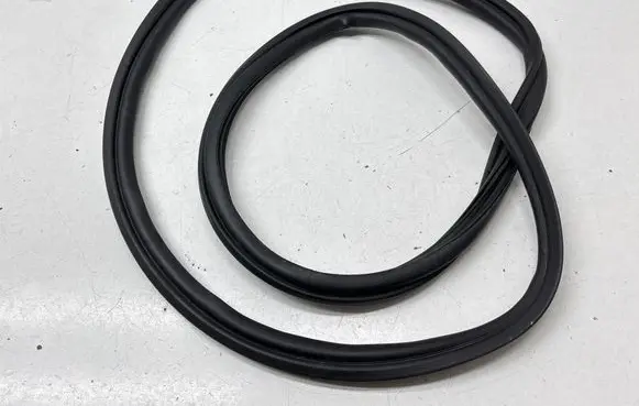 Tesla Model 3 Trunk rubber seal (body) 