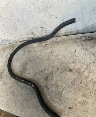 Volkswagen Jetta VI Engine compartment rubber 