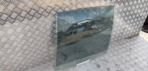 Volvo XC90 Rear door window glass