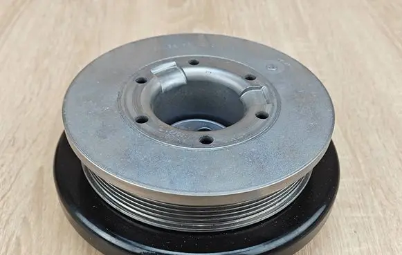 BMW 5 G30 G31 G38 Crankshaft pulley 8650741