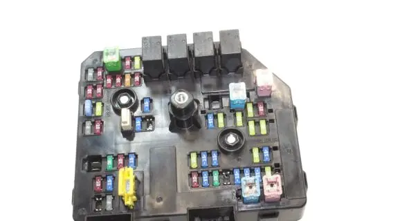 Chevrolet Captiva Fuse module 95202005