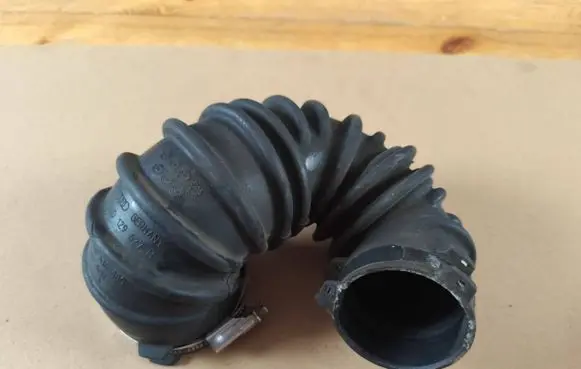 Audi A6 S6 C6 4F Air intake hose/pipe 06D129627H VCB416680