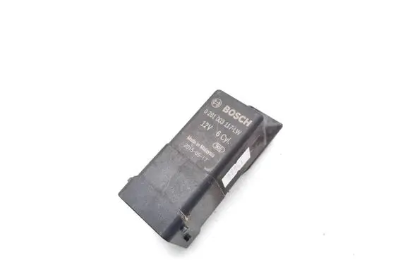 Jeep Grand Cherokee Glow plug pre-heat relay 68149041AB 0281003117