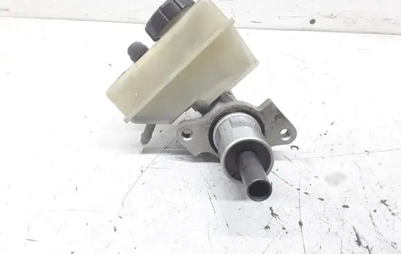 Mercedes-Benz E W210 Master brake cylinder 2024300002