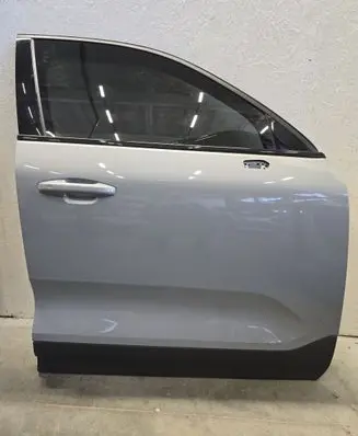 Volvo XC40 Front door