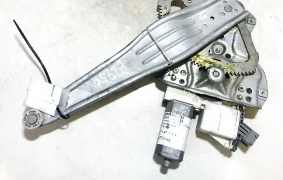 Toyota Avensis T250 Sliding door window regulator with motor